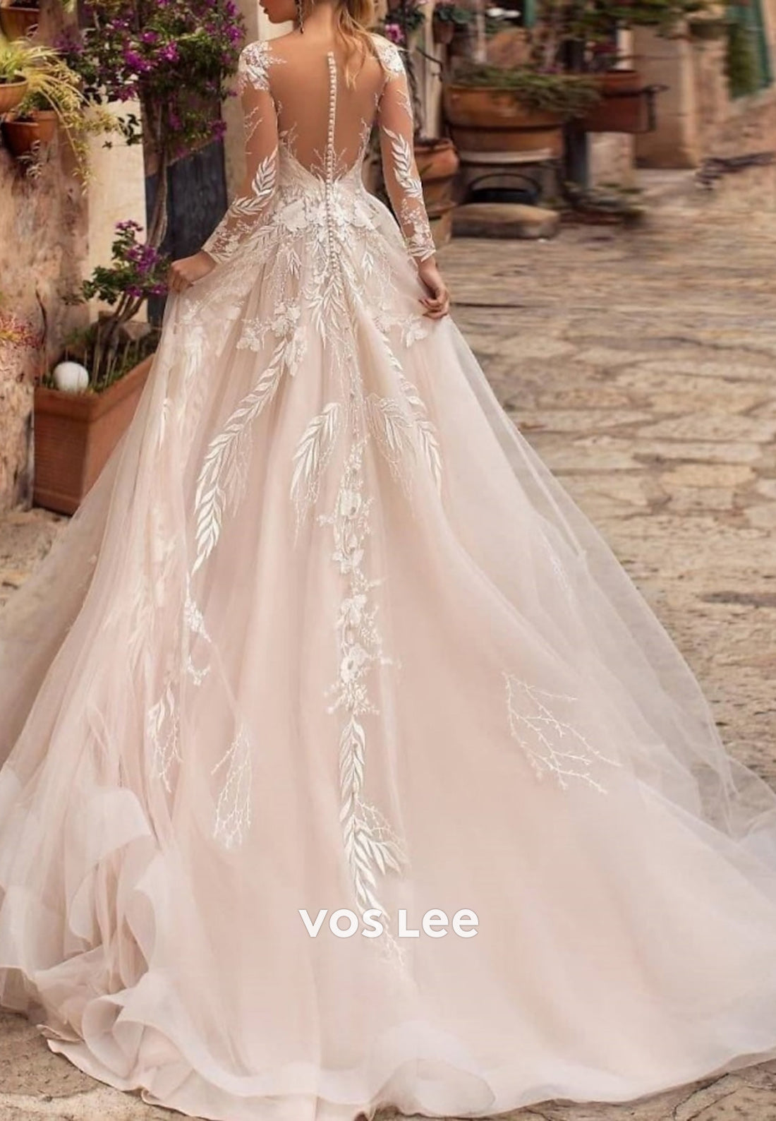 A-Line Long Sleeve Sweetheart Appliques Lace Beach Wedding Dresses with Court Train