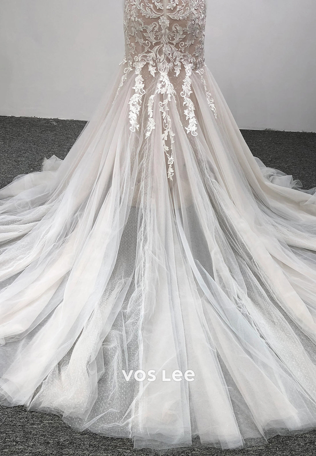 Spaghetti Straps V Neck Appliques Lace Pleated Trumpet Wedding Dresses with Court Train