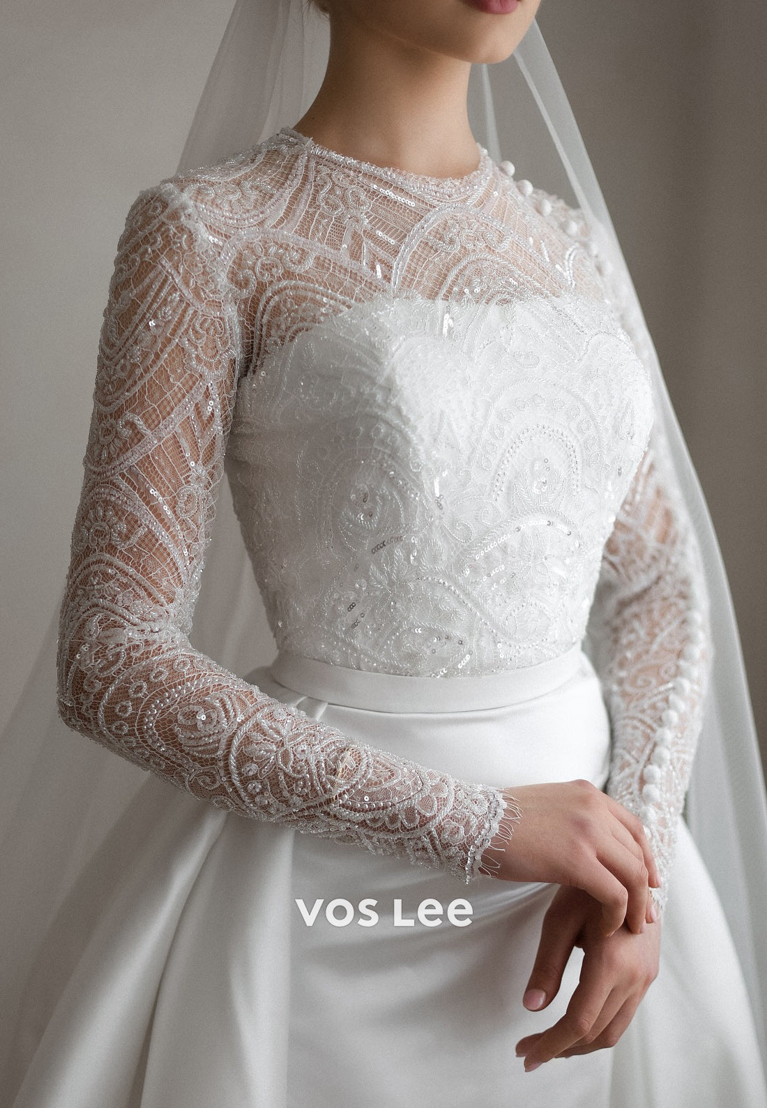 Long Sleeve Scoop Illusion Neck Appliques Wedding Dresses with Court Train