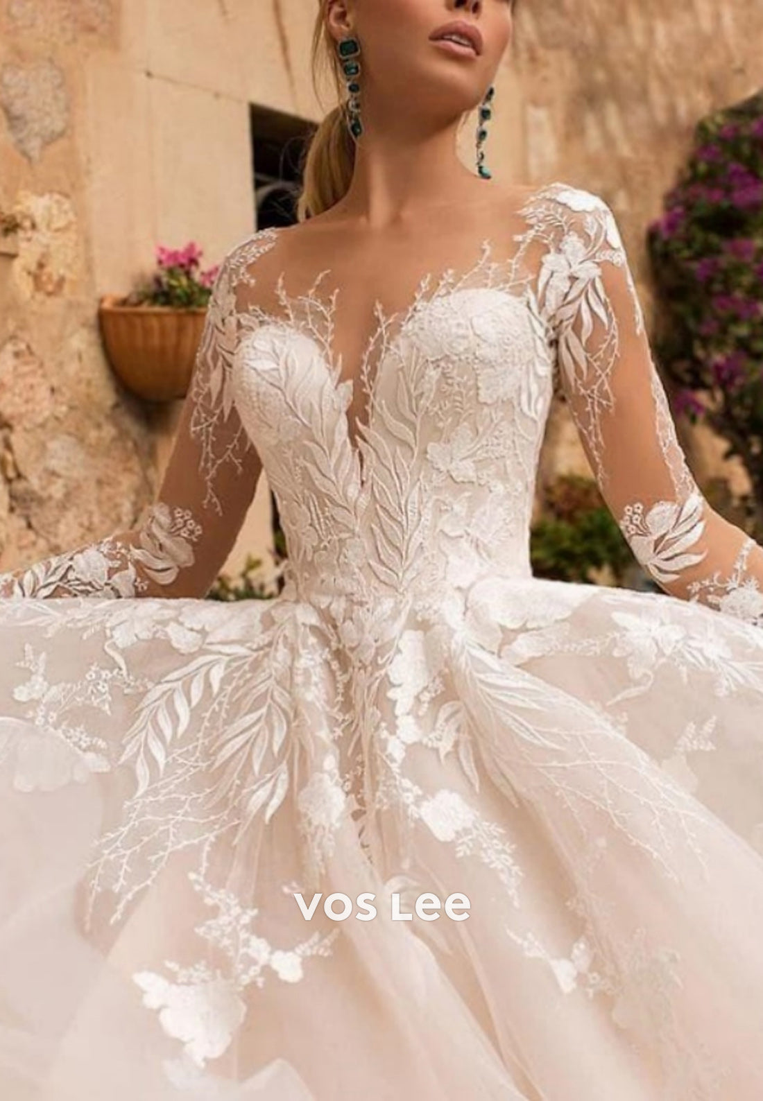 A-Line Long Sleeve Sweetheart Appliques Lace Beach Wedding Dresses with Court Train