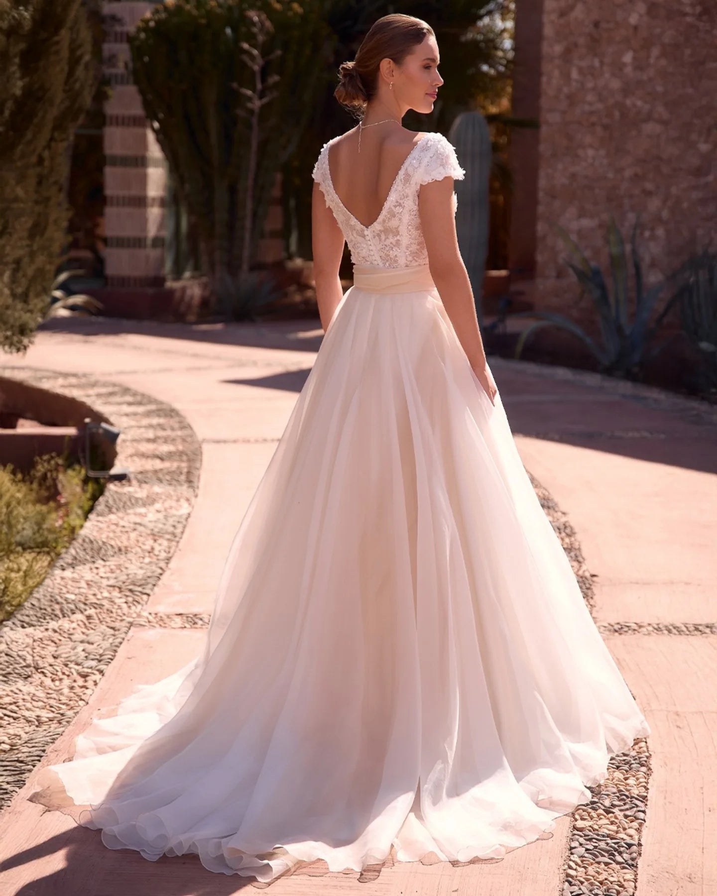A-Line Cap Sleeves V Neck Sequins Beading Appliqued Bowknot Pleated Wedding Dresses