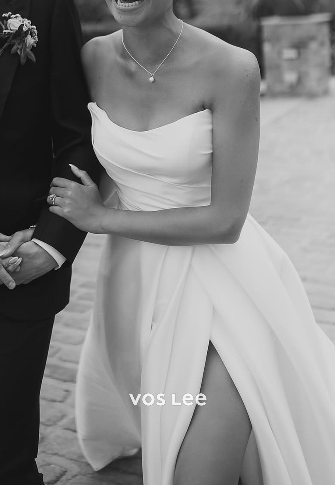 Simple A-Line Strapless Scoop Ruched Wedding Dresses with Court Train