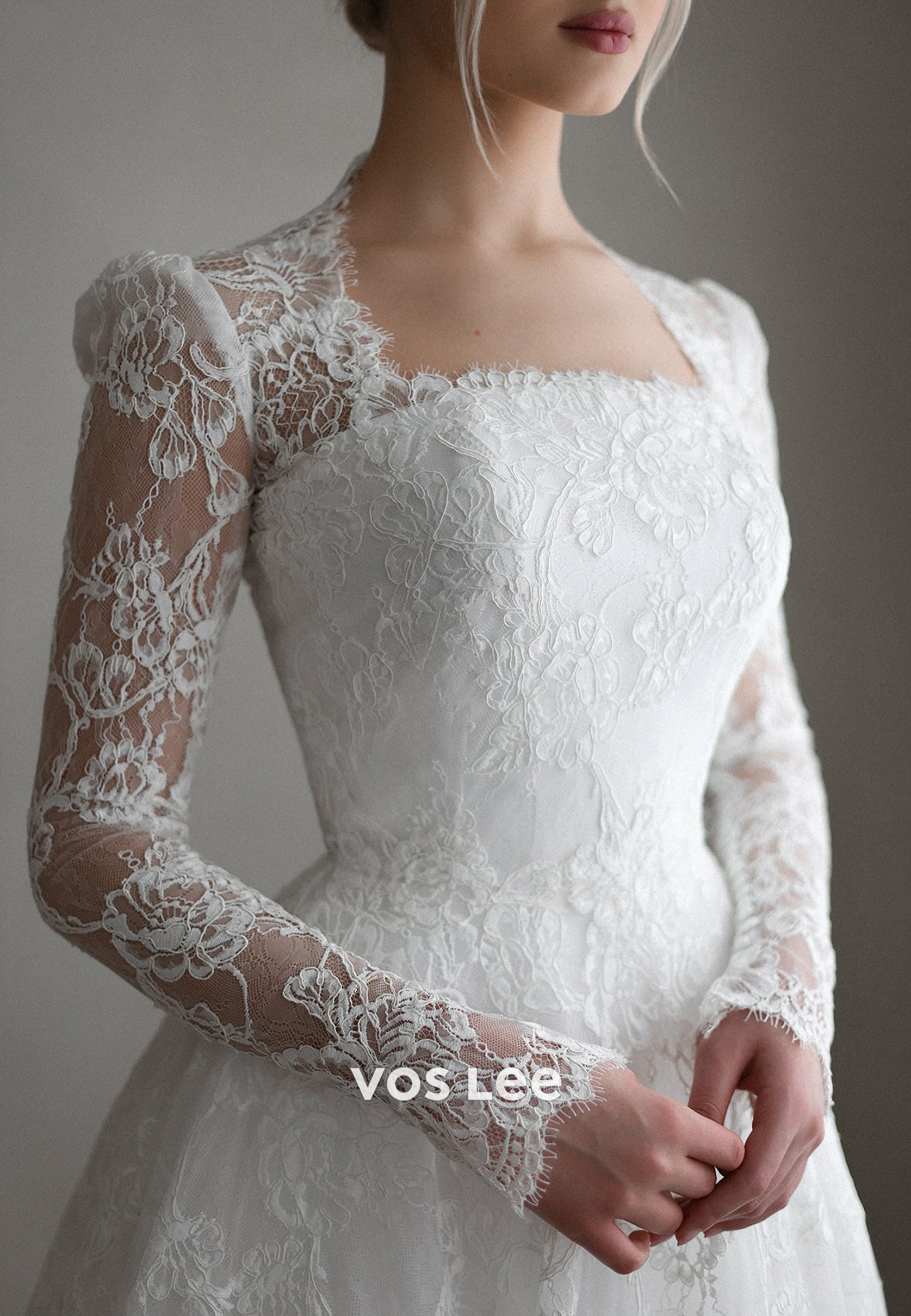 Long Sleeve Square Appliques Lace Pleated Wedding Dresses with Chapel Train