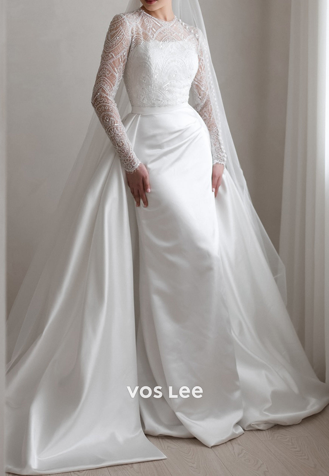 Long Sleeve Scoop Illusion Neck Appliques Wedding Dresses with Court Train