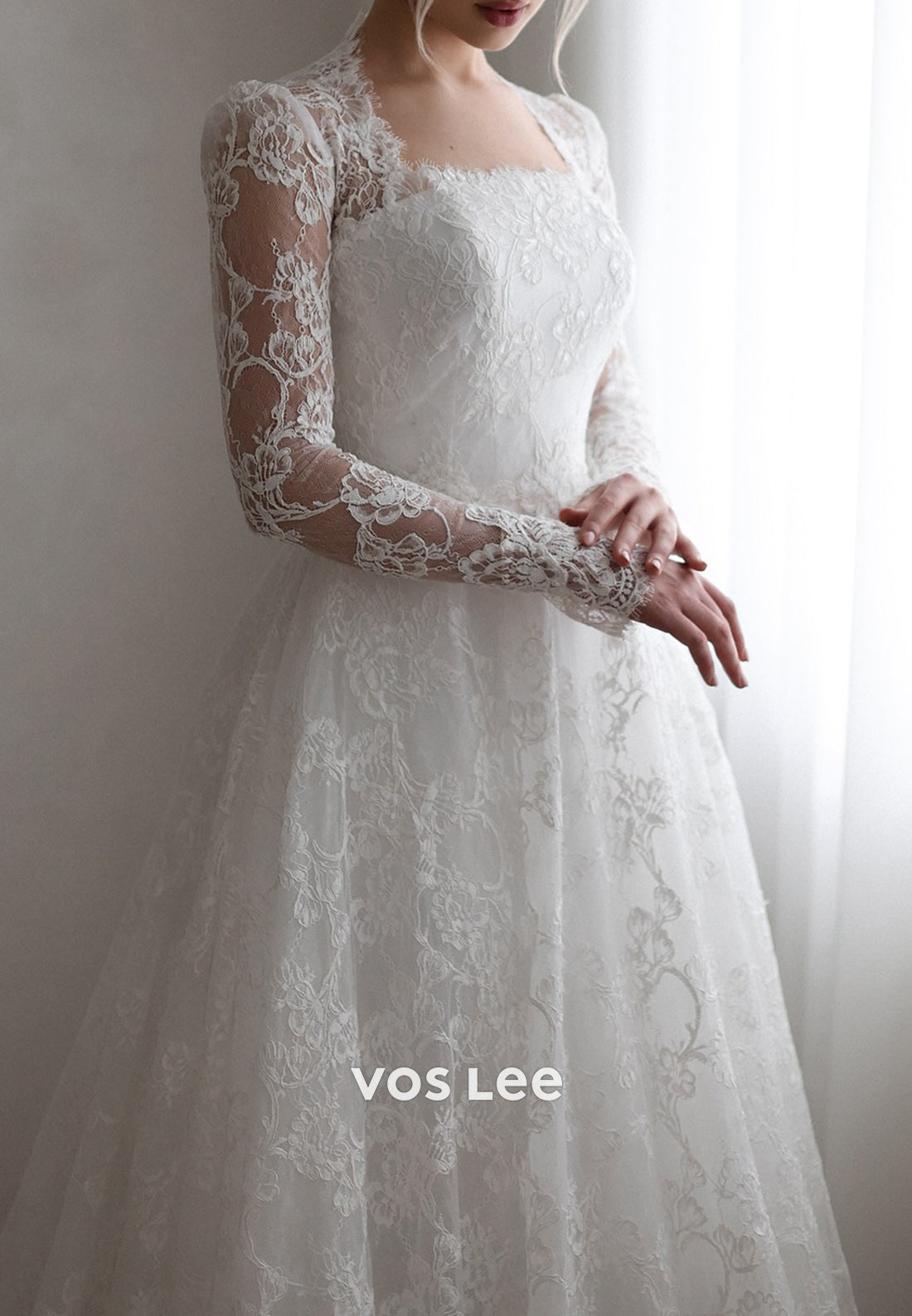 Long Sleeve Square Appliques Lace Pleated Wedding Dresses with Chapel Train
