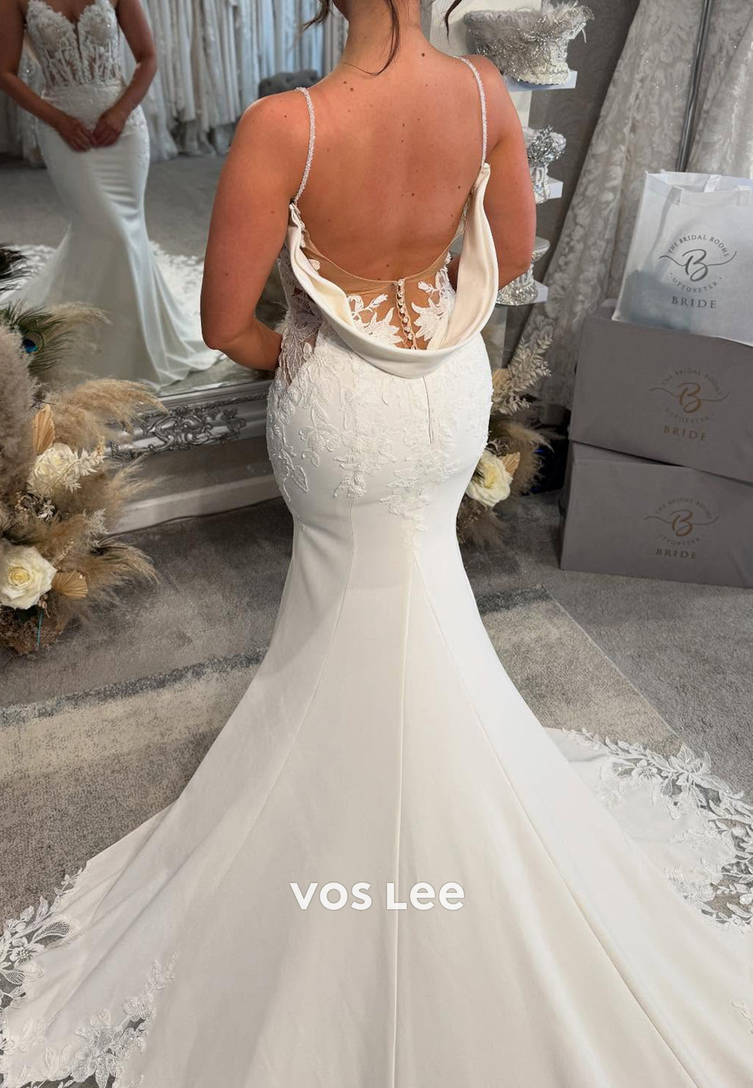 Spaghetti Straps V Neck Appliques Lace Embellished Beach Mermaid Wedding Dresses