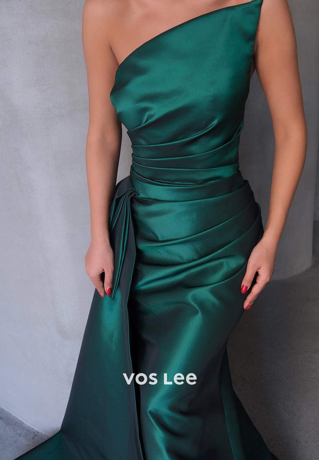 Simple & Casual Asymmetrical Neck Pleated Mermaid Long Evening Dresses with Court Train