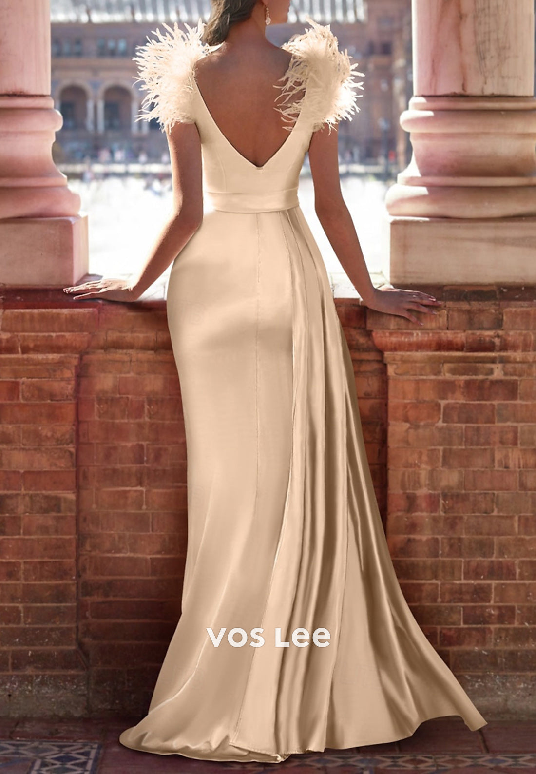 Sexy and Sleek V Neck Feather Pleated Mermaid Evening Dresses with Sweep Train