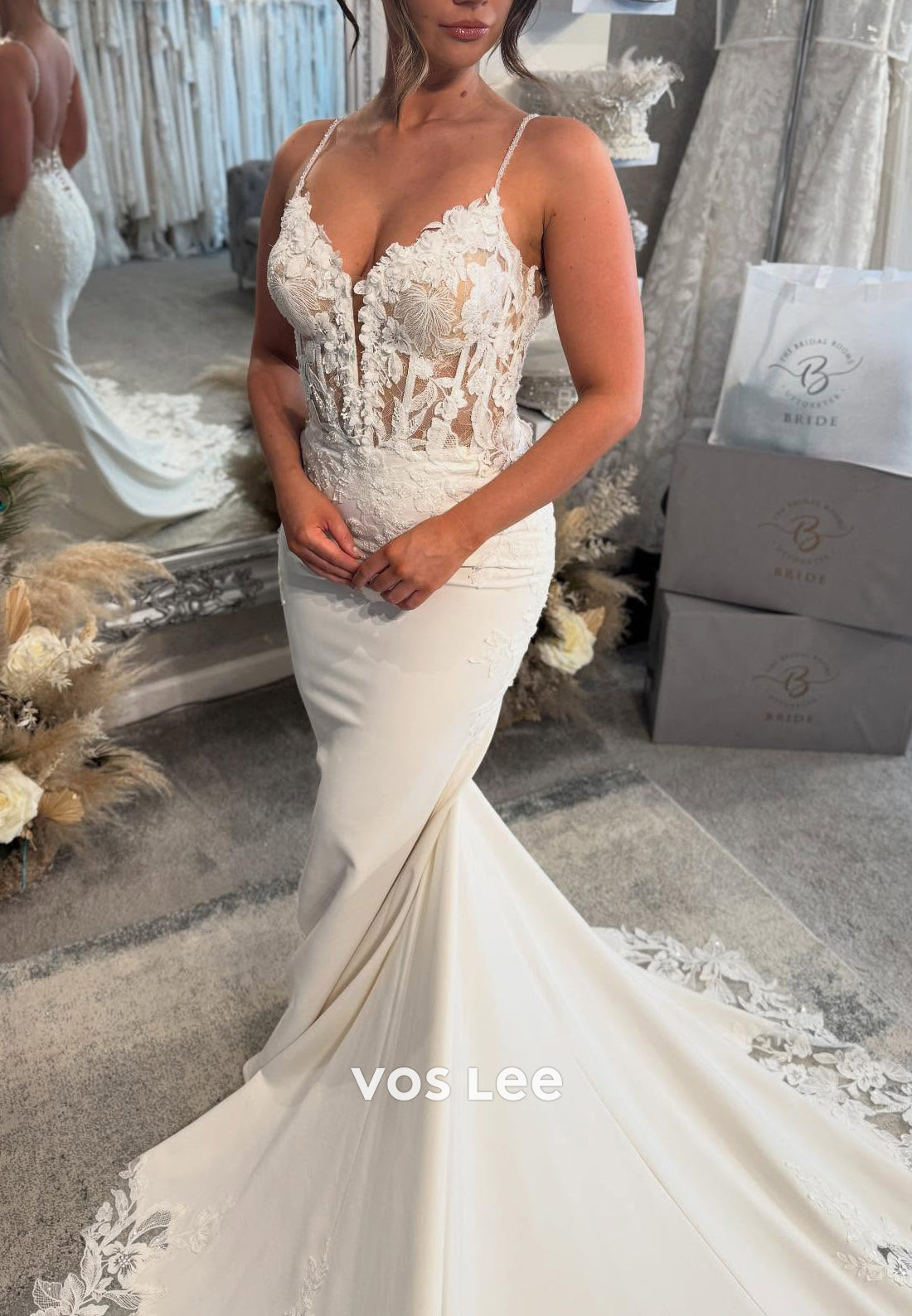 Spaghetti Straps V Neck Appliques Lace Embellished Beach Mermaid Wedding Dresses