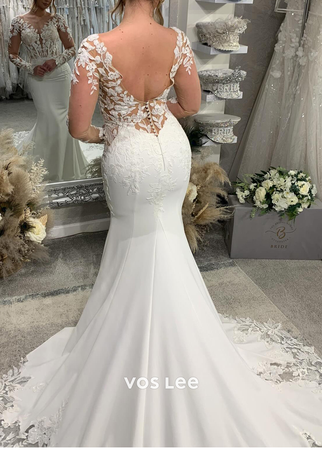 Long Sleeve V Neck Appliques Lace Long Mermaid Wedding Dresses with Court Train
