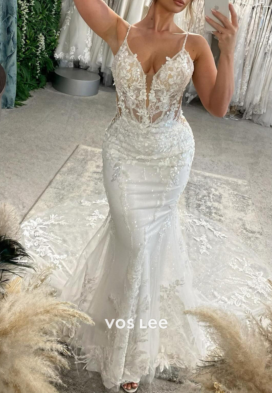 Spaghetti Straps V Neck Appliques Lace Mermaid Wedding Dresses with Sweep Train