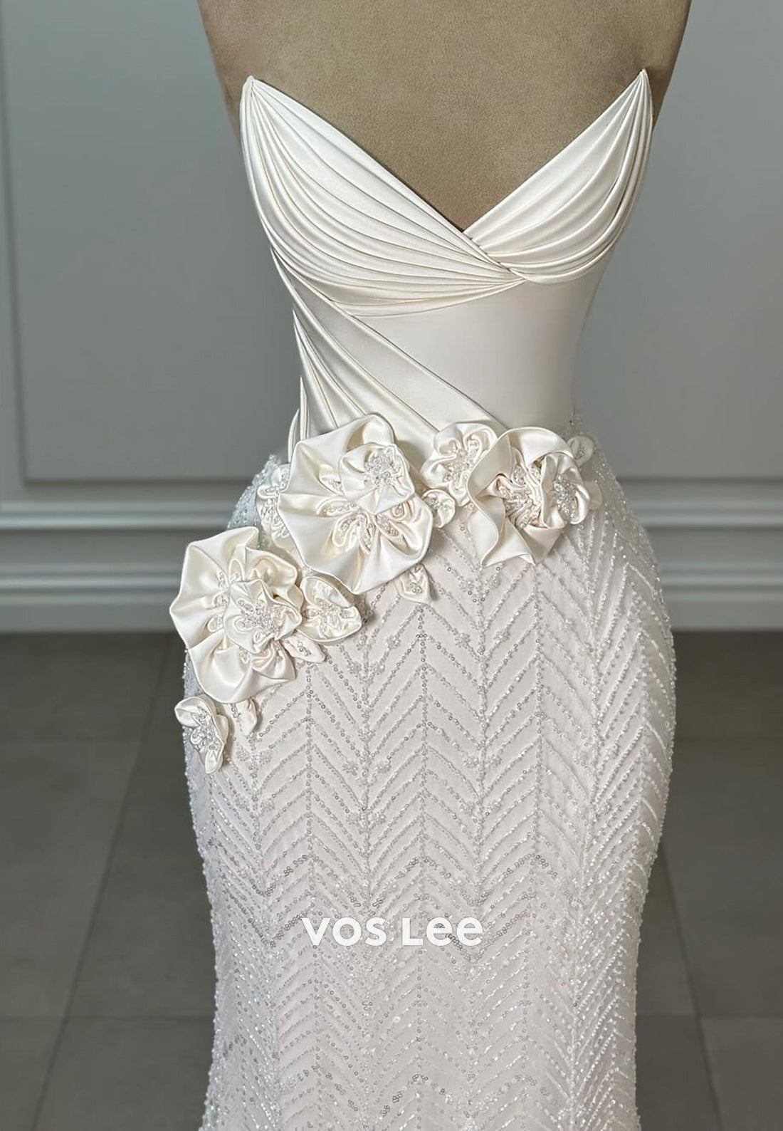 Glamorous & Dramatic Pleated v-neck Floral Embossed Mermaid Evening Dresses