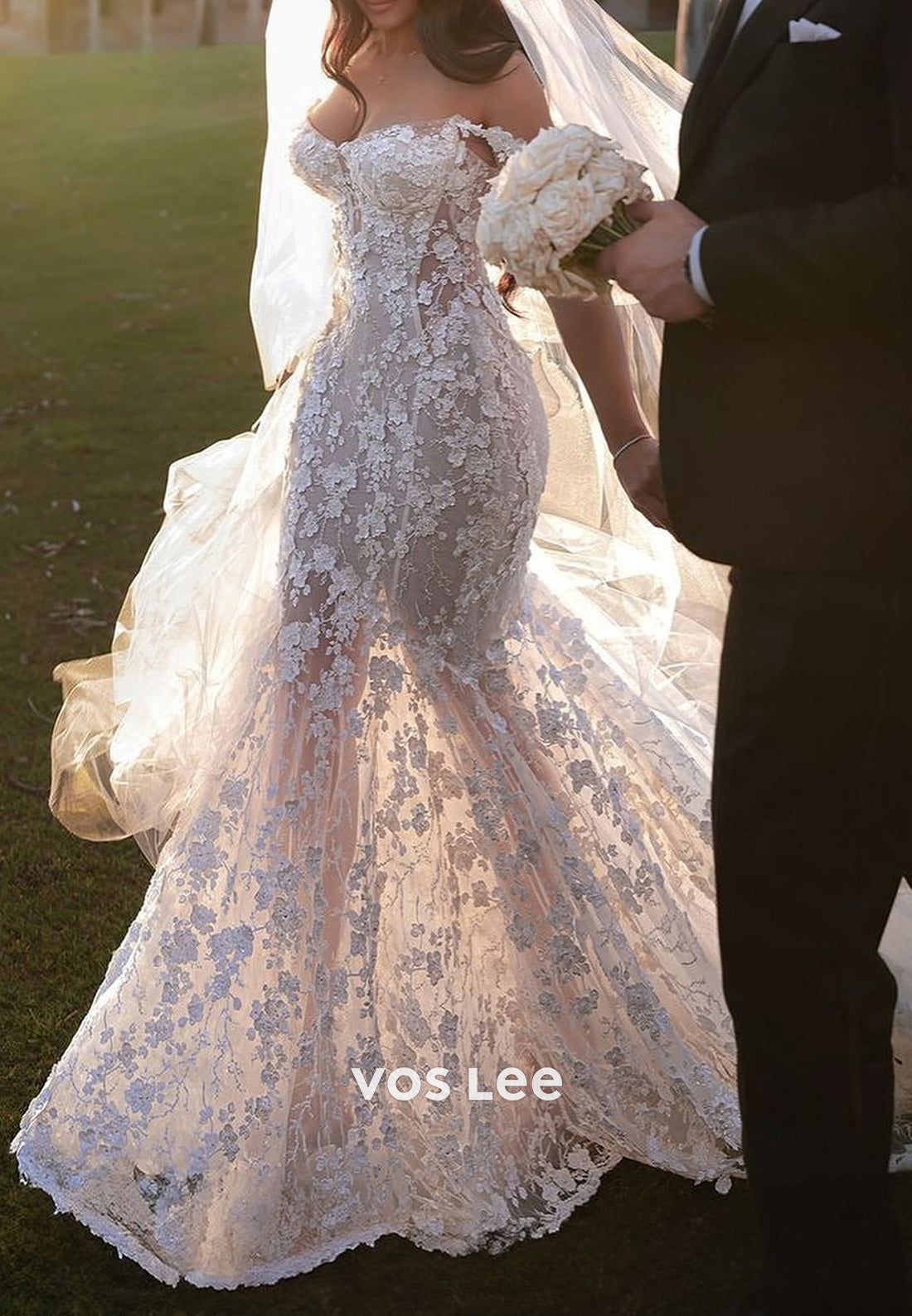 Illusion Spaghetti Straps Appliques Lace Sweetheart Pleated Trumpet Wedding Dresses