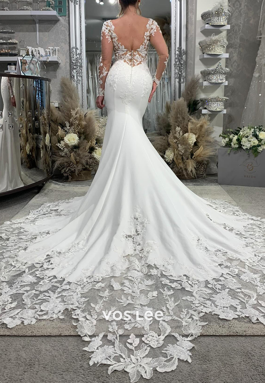 Long Sleeve V Neck Appliques Lace Long Mermaid Wedding Dresses with Court Train