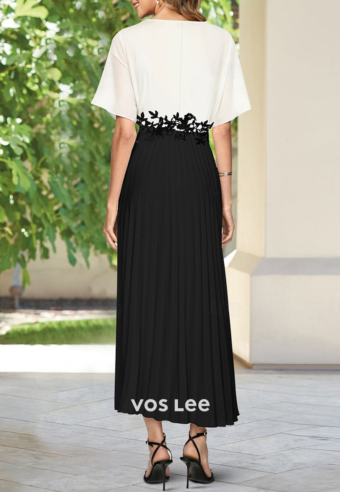 A-Line Short Sleeve V Neck Appliques Pleated Mother of Bride Dresses