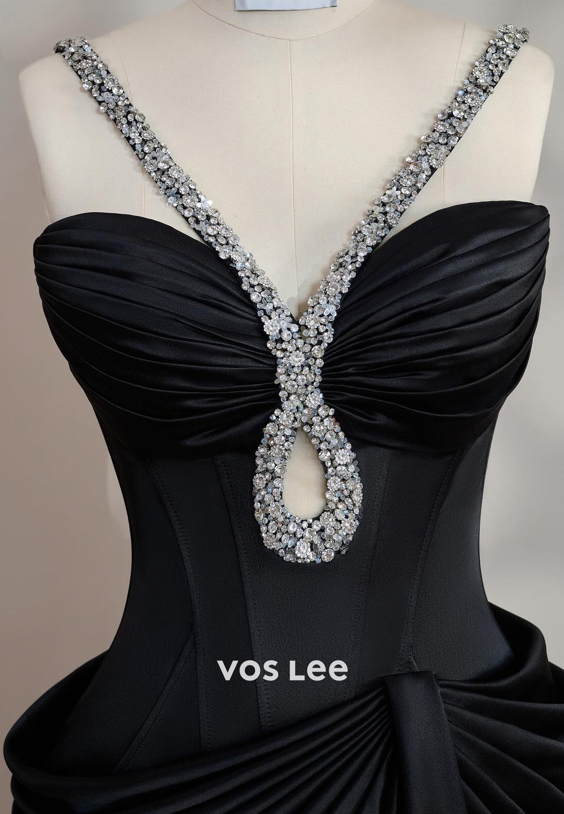 Simple A-Line Rhinestone Spaghetti Straps Pleated Evening Dresses with Court Train