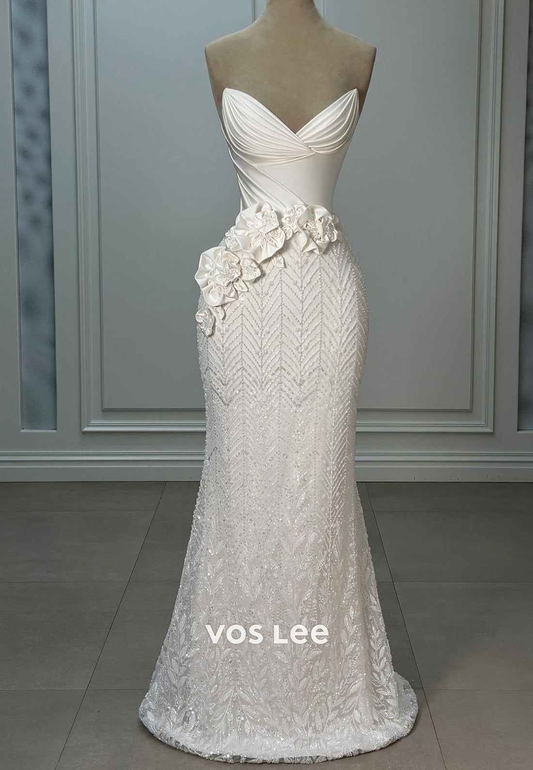 Glamorous & Dramatic Pleated v-neck Floral Embossed Mermaid Evening Dresses
