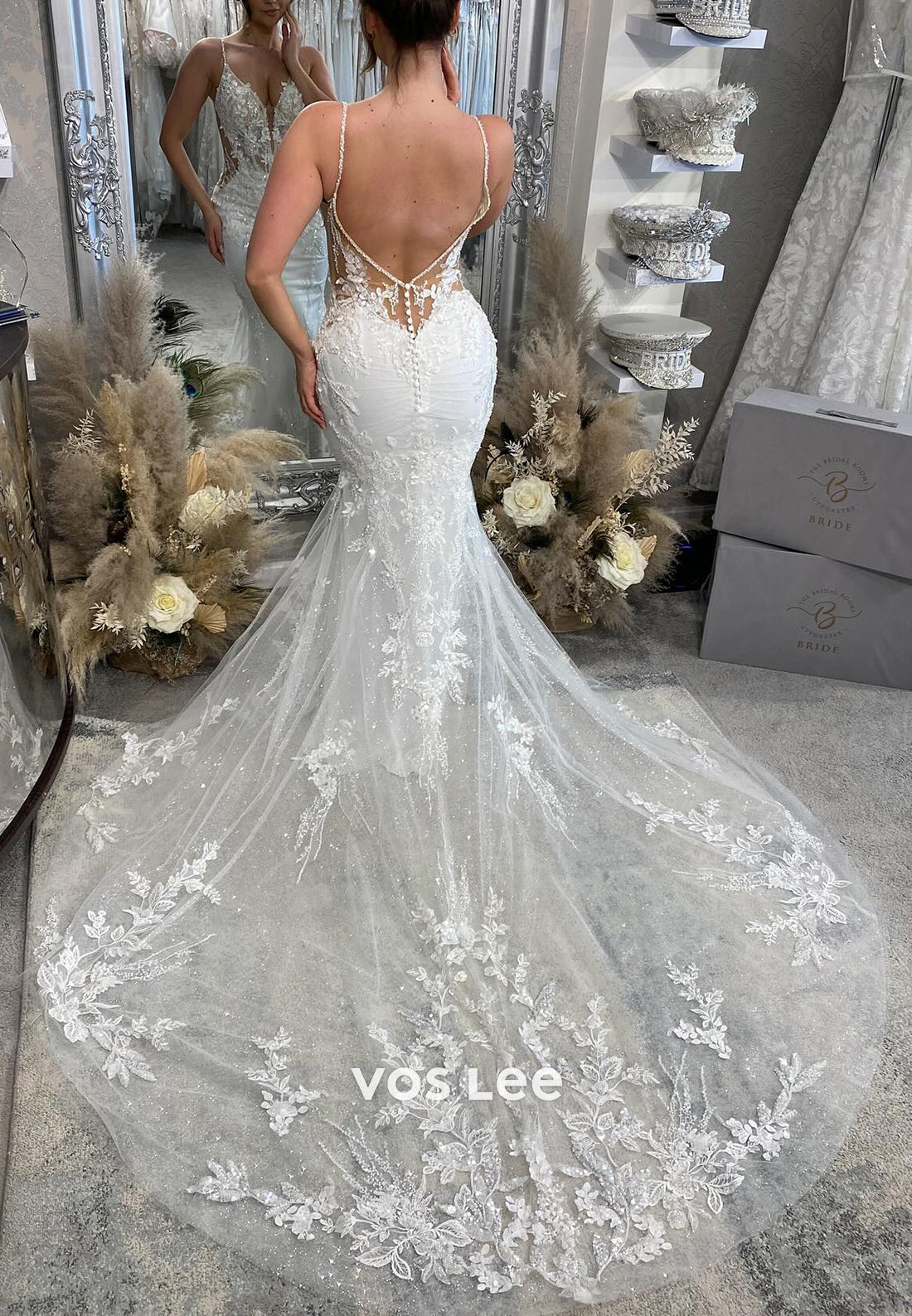Spaghetti Straps V Neck Appliques Lace Mermaid Wedding Dresses with Sweep Train