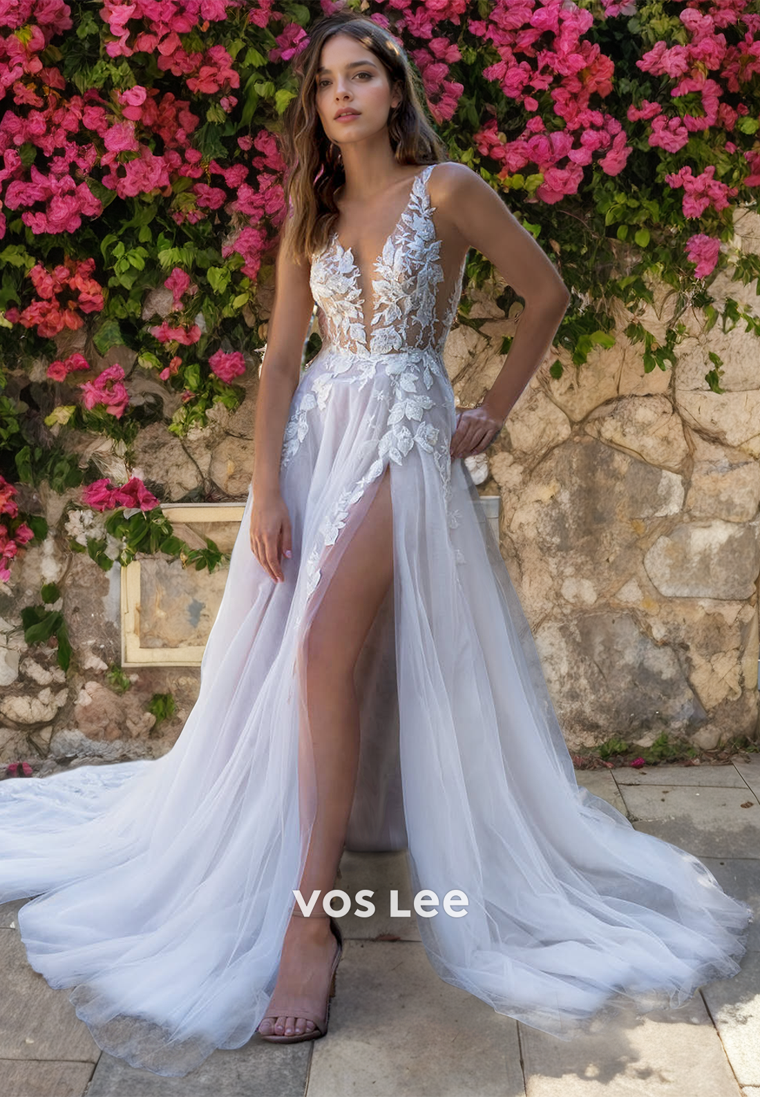 Boho A-Line Low-V-Neck Open Back Chapel Train Tulle Wedding Dress with Appliques