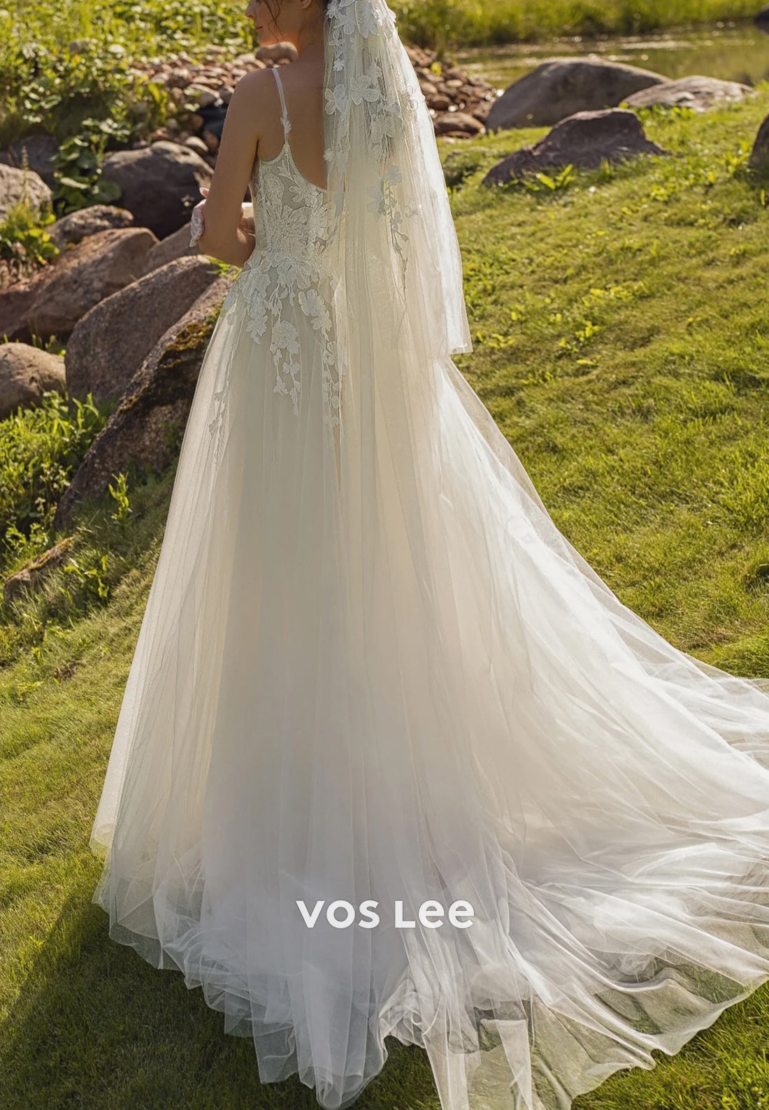 A-Line Spaghetti Straps Square Appliques Lace Beach Wedding Dresses with Court Train