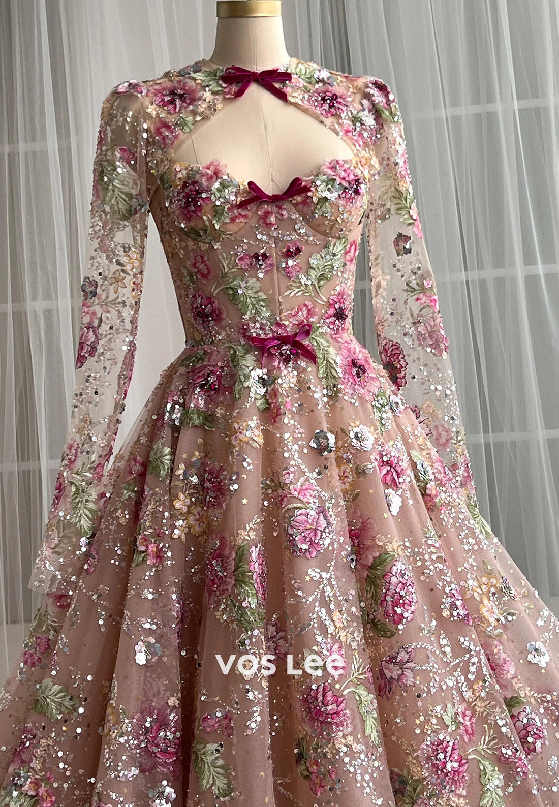 A-Line Long Sleeve Sweetheart Appliques Lace Prom Dresses with Court Train