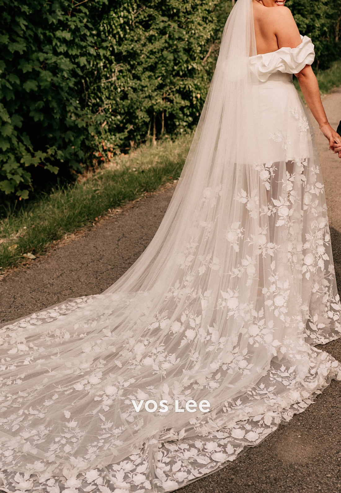 Off the Shoulder Illusion Appliques Lace Sheath Pleated Wedding Dresses with Court Train