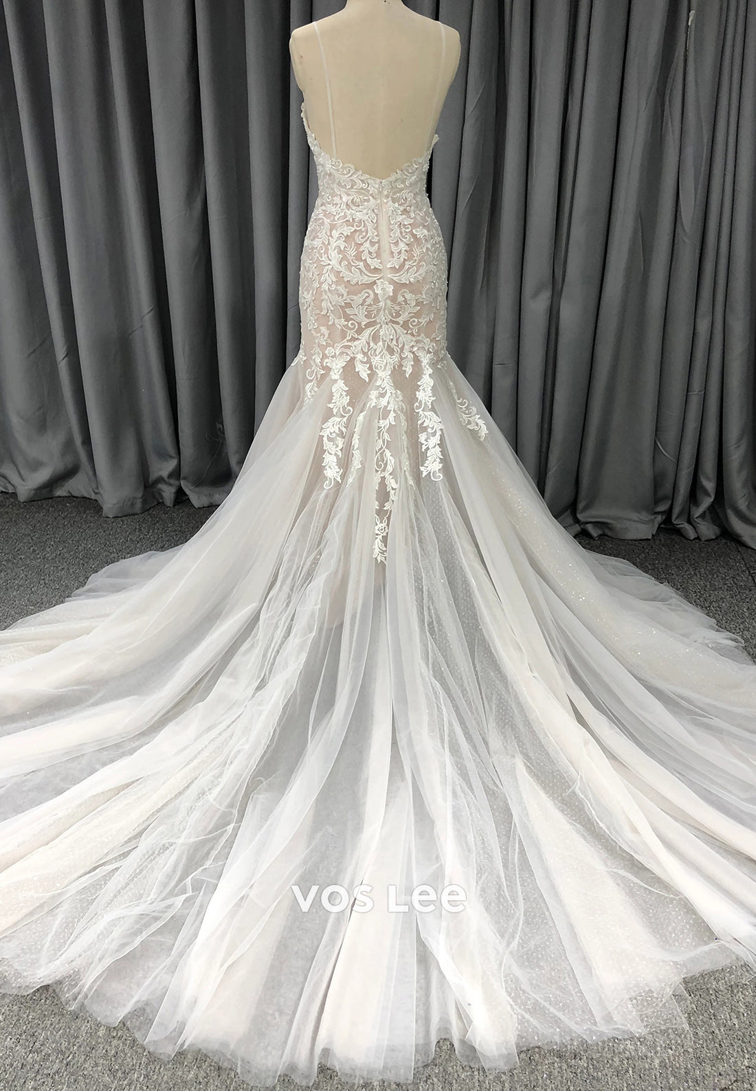 Spaghetti Straps V Neck Appliques Lace Pleated Trumpet Wedding Dresses with Court Train
