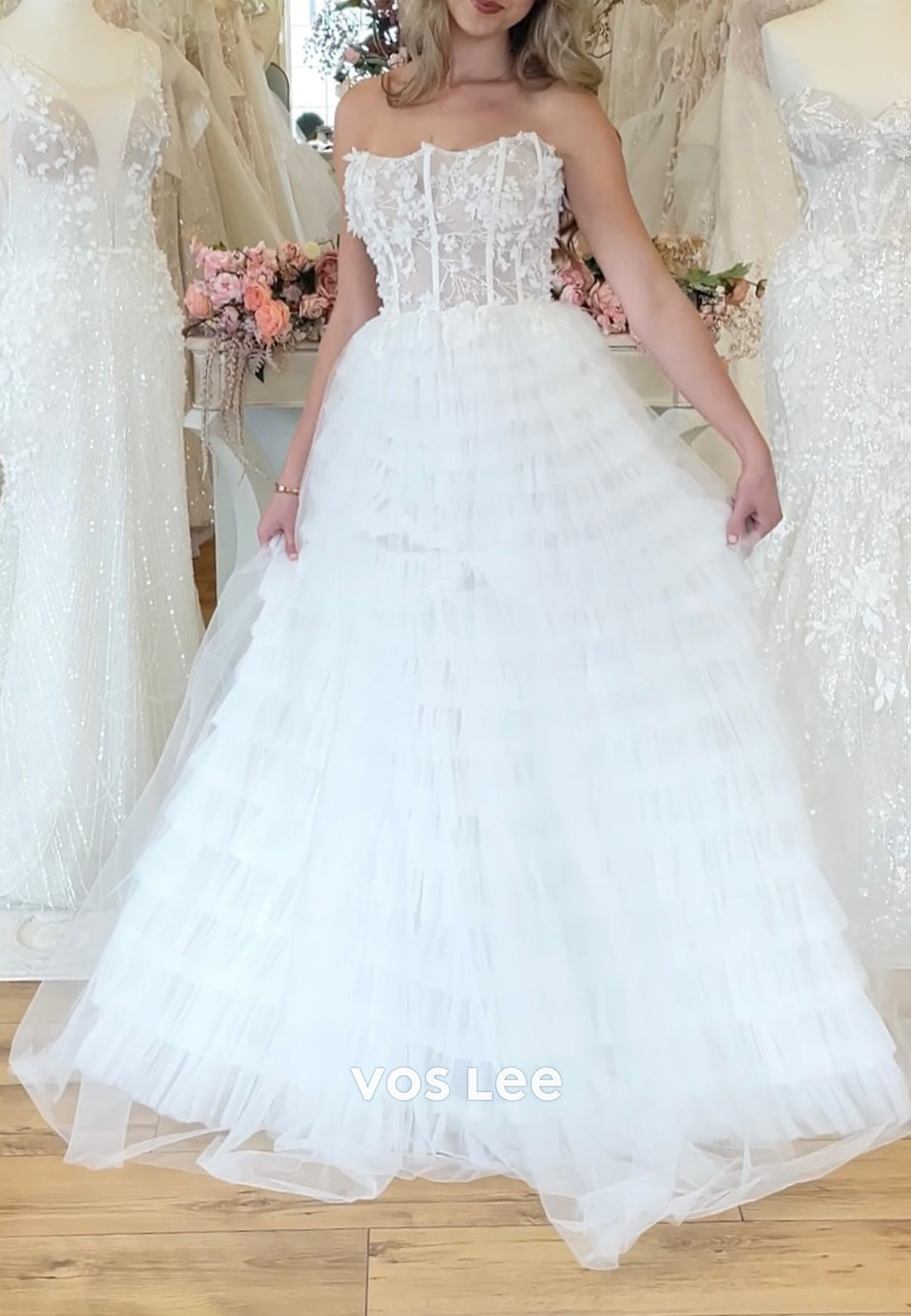 A-Line Strapless Scoop Appliques Lace Tiered Wedding Dresses
