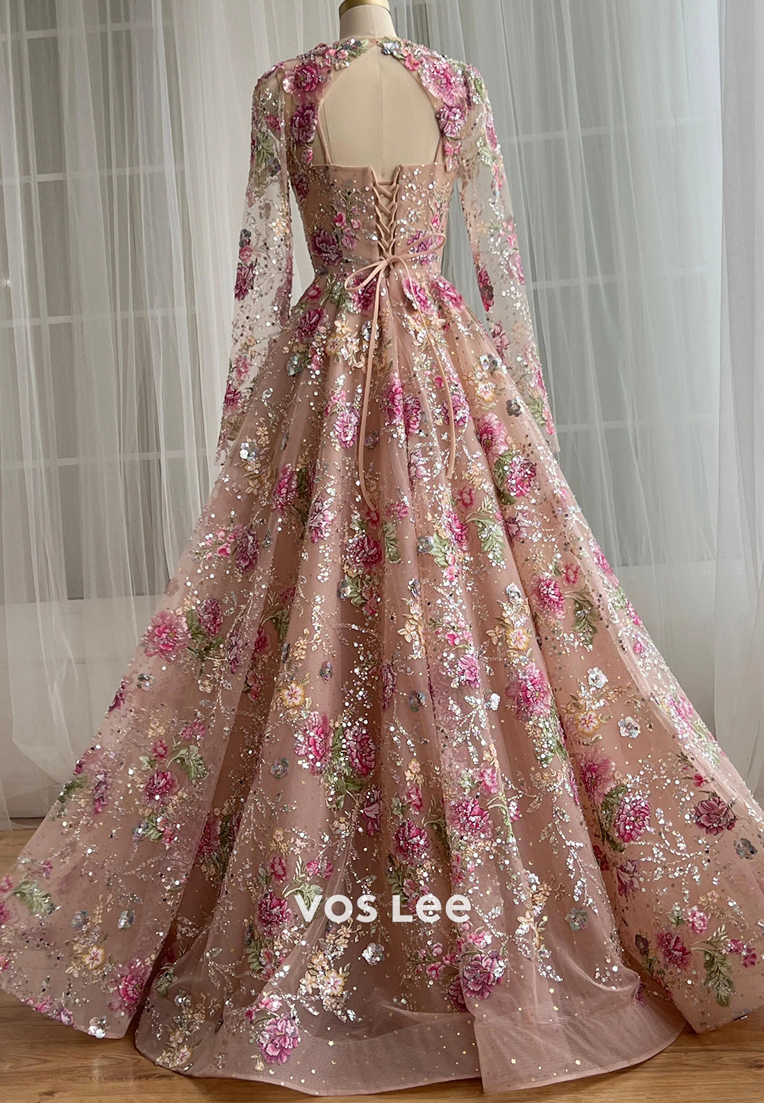 A-Line Long Sleeve Sweetheart Appliques Lace Prom Dresses with Court Train