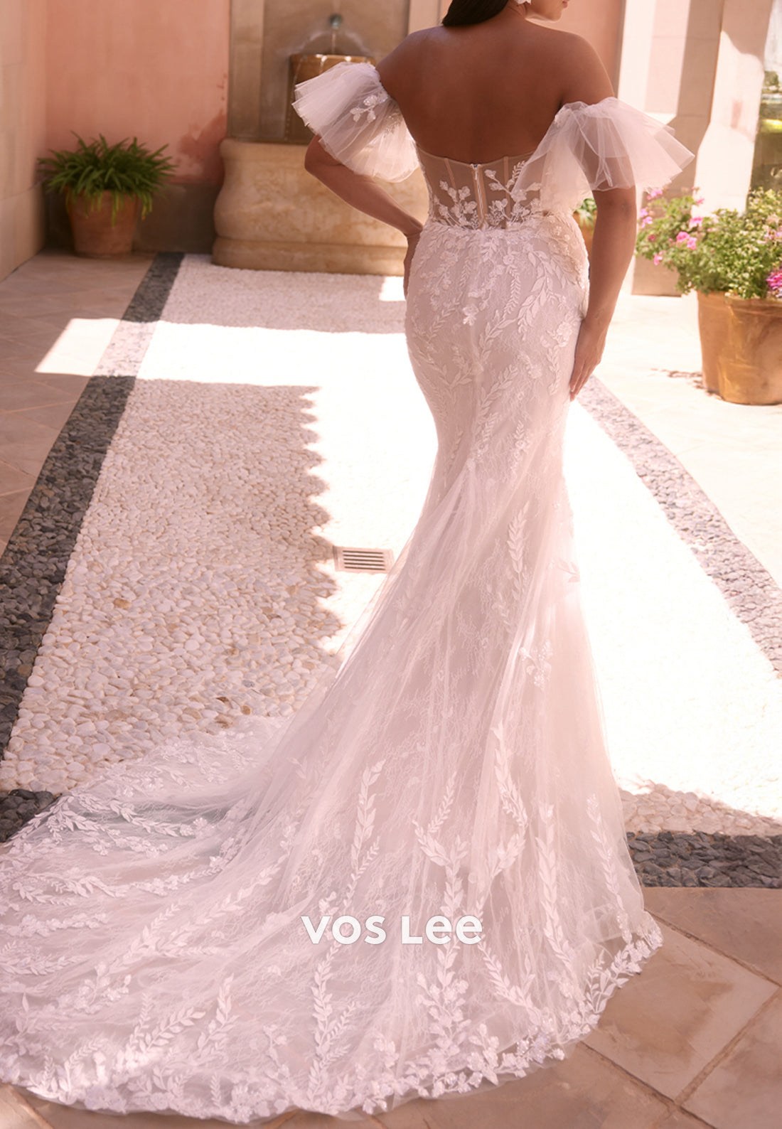 Strapless Sweetheart Appliques Lace Beach Mermaid Wedding Dresses with Sweep Train