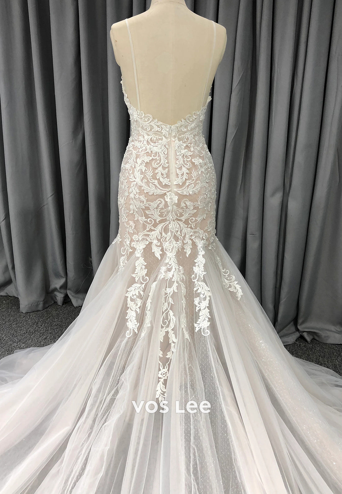 Spaghetti Straps V Neck Appliques Lace Pleated Trumpet Wedding Dresses with Court Train