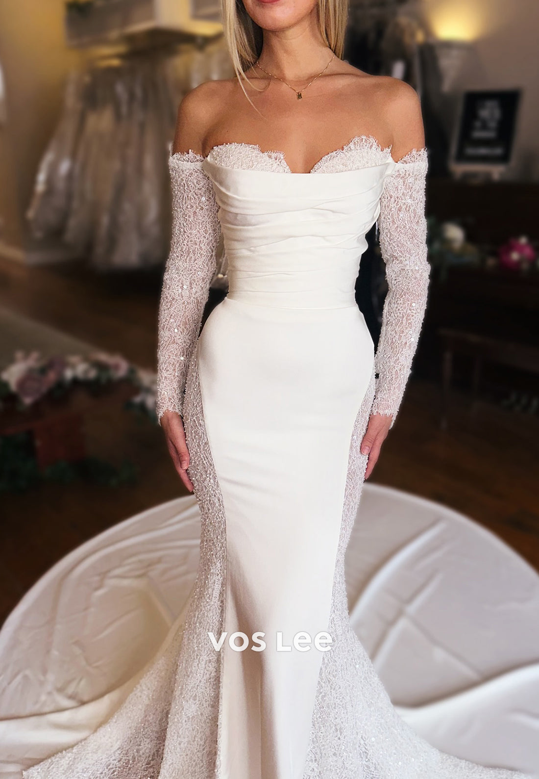 Long Sleeve Sweetheart Lace Appliques Sweetheart Wedding Dresses with Sweep Train