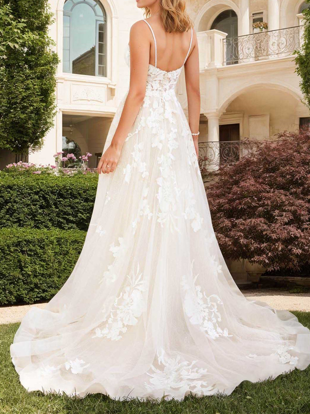 A-Line/Princess Lace V-Neck Floor-length Wedding Dress