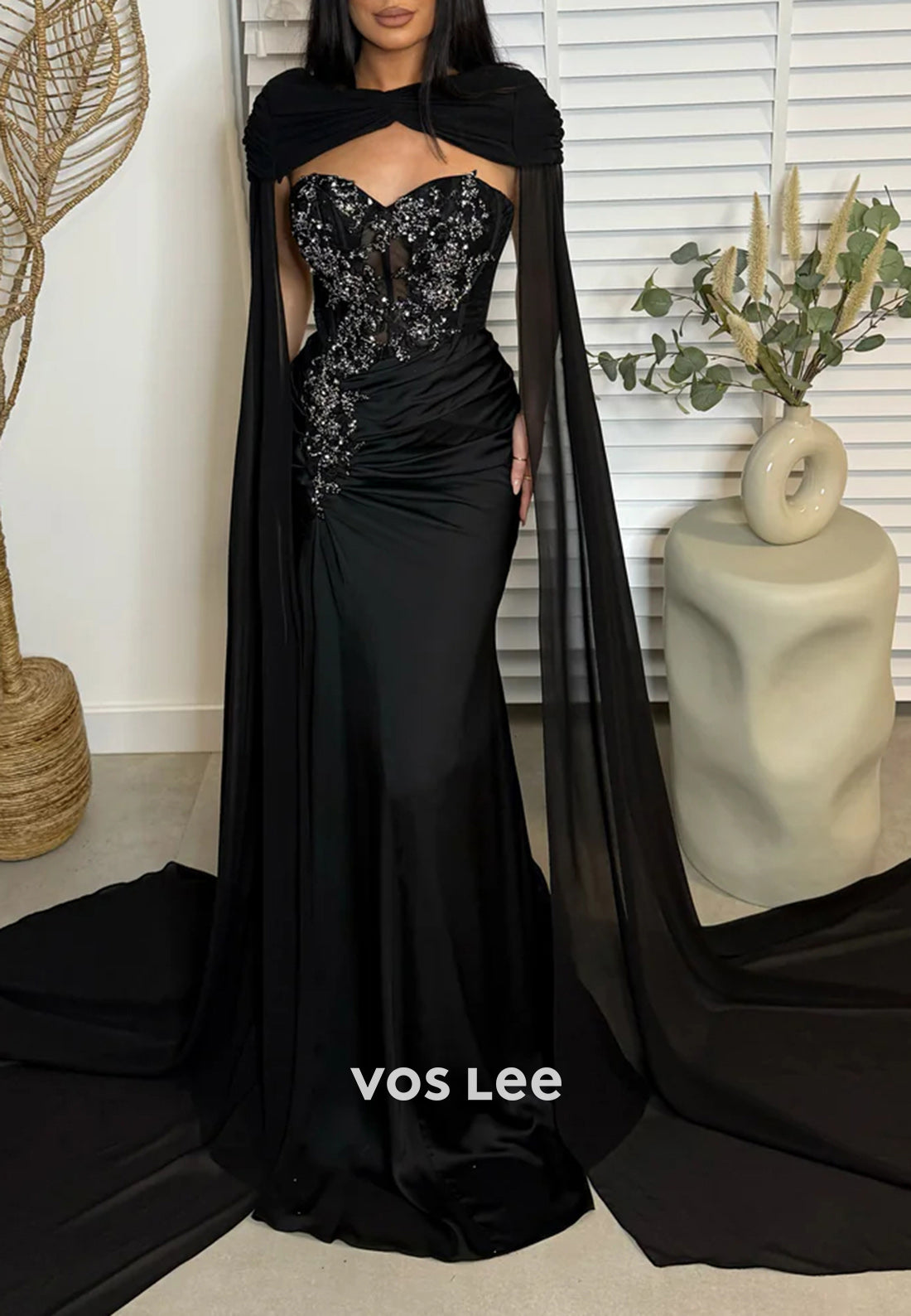 Elegant Lace Appliques Sweetheart Evening Mermaid Dresses with Court Train