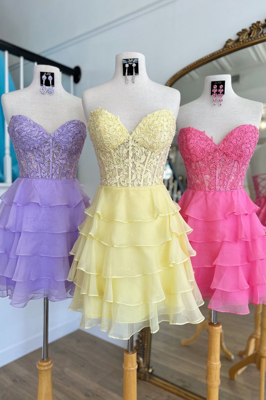 Cute Lilac A-Line Sweetheart Short Tiered Lace Top Homecoming Dress