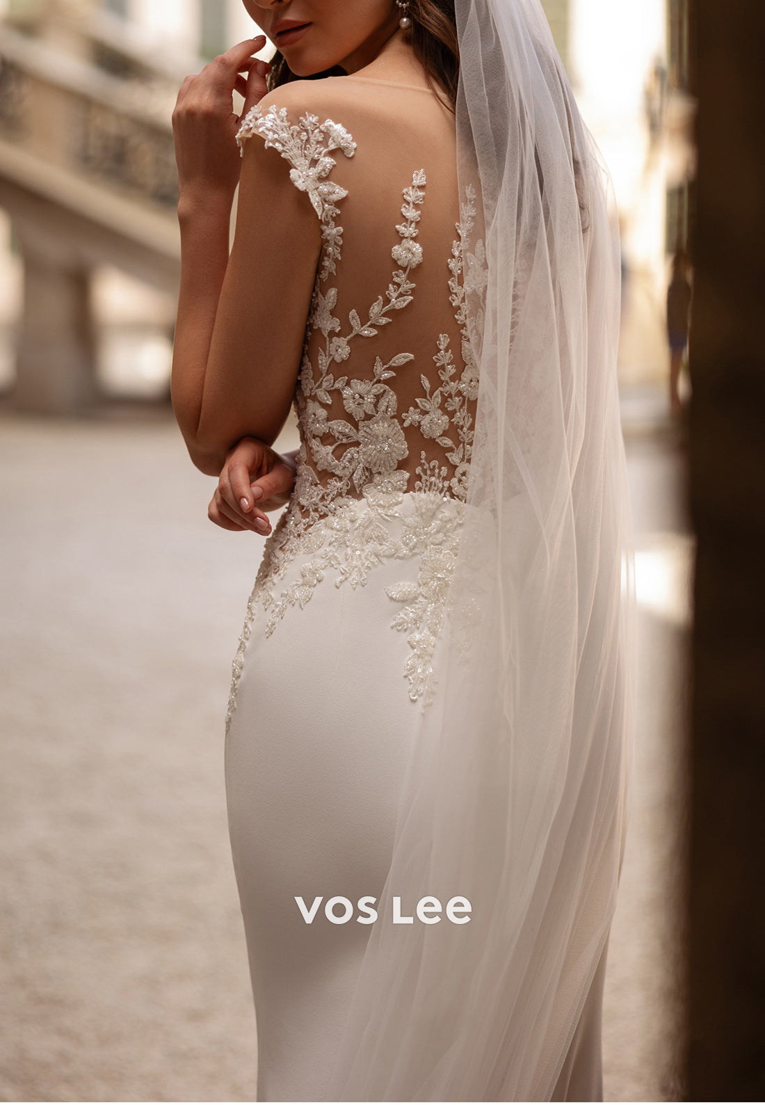 Illusion Neck Beaded Appliques Lace Mermaid Wedding Dresses with Sweep Train