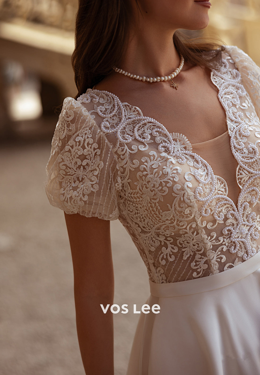 Short Sleeve V Neck A-Line Appliques Lace Wedding Dresses with Court Train