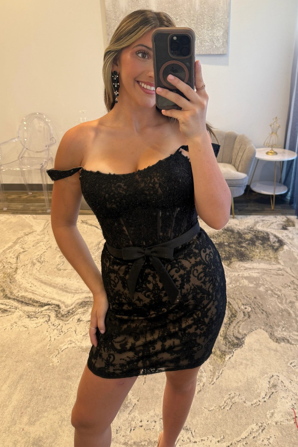 Elegant Off-Shoulder Lace Bodycon Homecoming Dress with Bow Waist