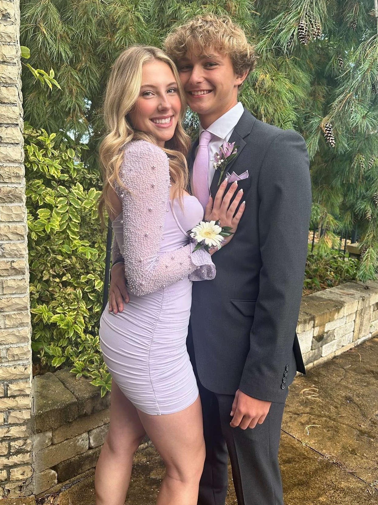 Gorgeous Sheath Sweetheart Yellow Short Homecoming Dress with Long Sleeves