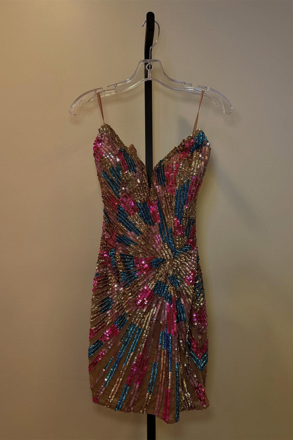 Vivid and Extraordinary Sheath Strapless Sequins Short Homecoming Dress