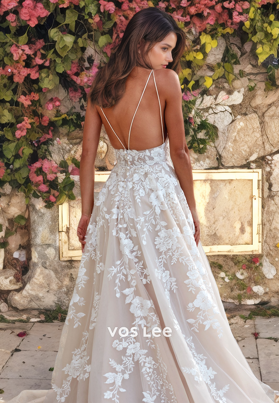 A-Line Elegant Appliqued Wedding Dress Soaghetti Straps Tulle Floor Length Wedding Outfit