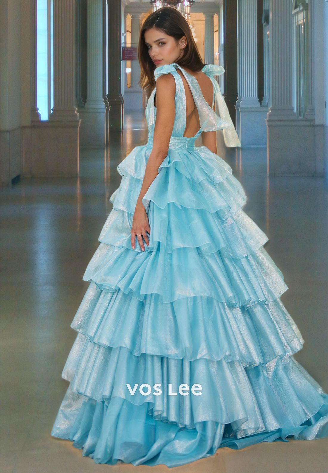 A-Line Elegant V Neck Formal Party Dresses Tiered Floor Length Backless Prom Gown with Side Slit