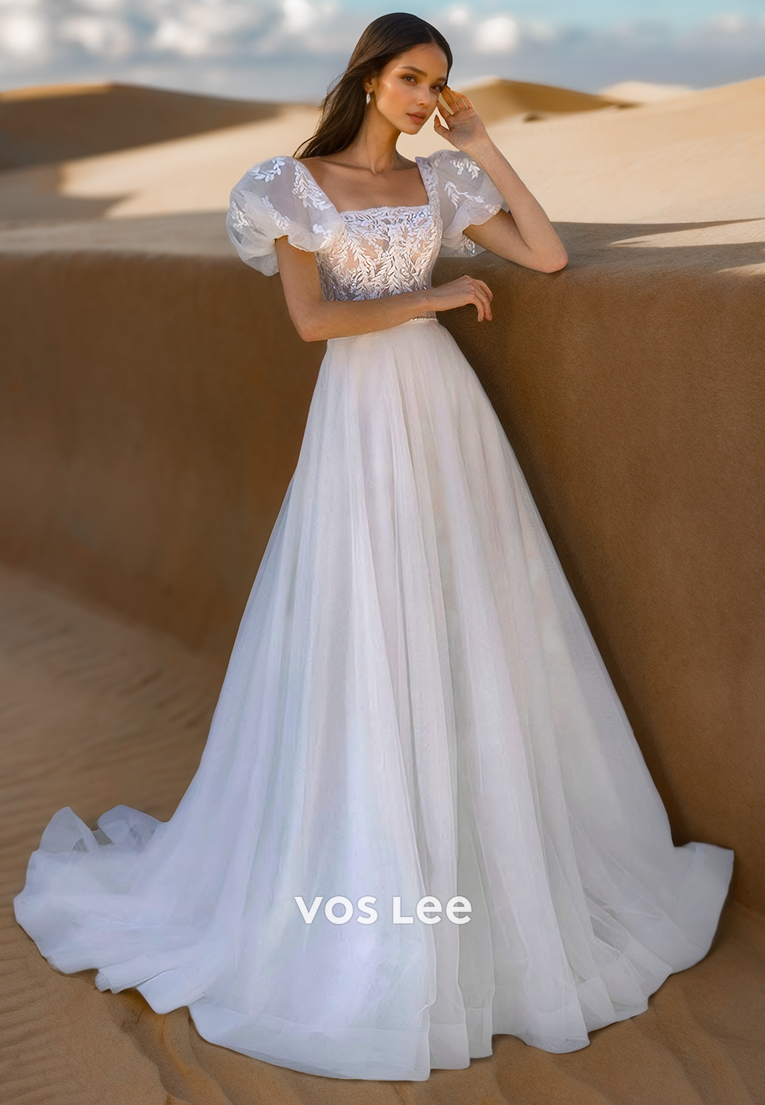 A-Line Organza Lace Applique Beach Wedding Dresses with Court Train