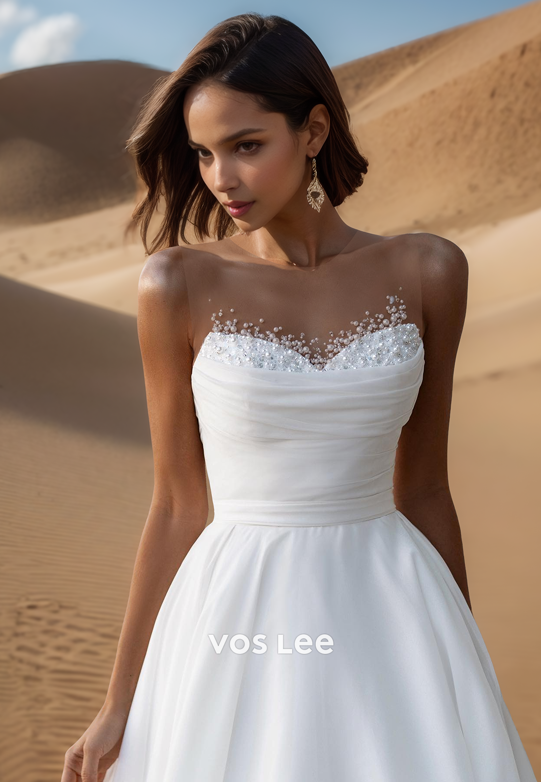 Elegant Sweetheart Rhinestone Pearls Wedding Dresses with Court Train