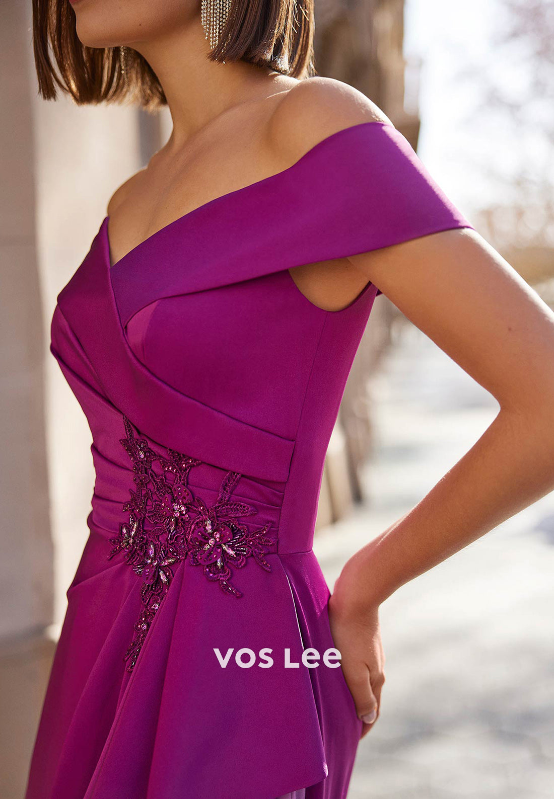Off the Shoulder Sleeveless v-neck Appliqued Sheath Pleated Mother of Bride Dresses