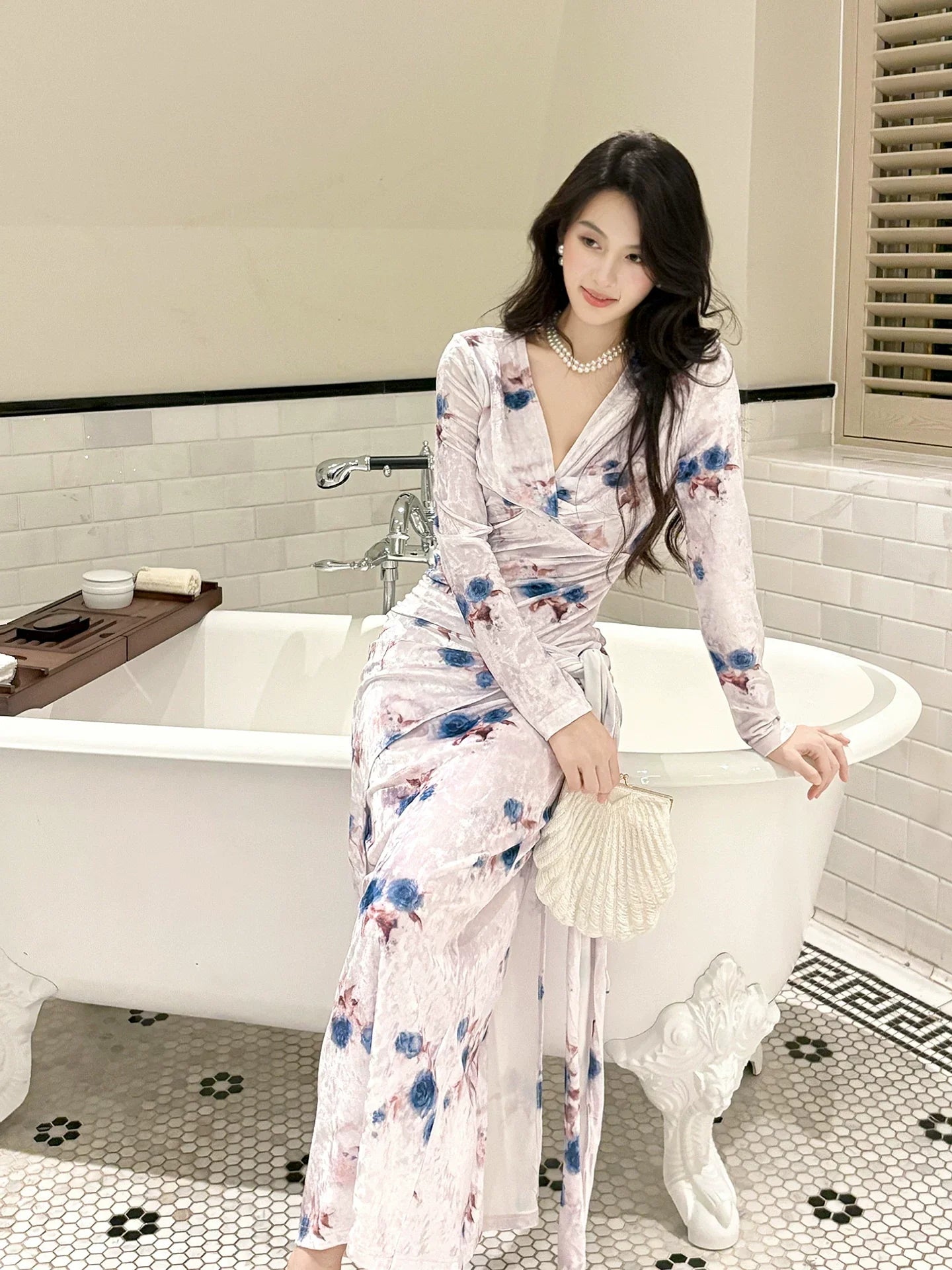 Elegant V Neck Long Sleeves Floral Sheath Bodycon Pleated Prom Dress