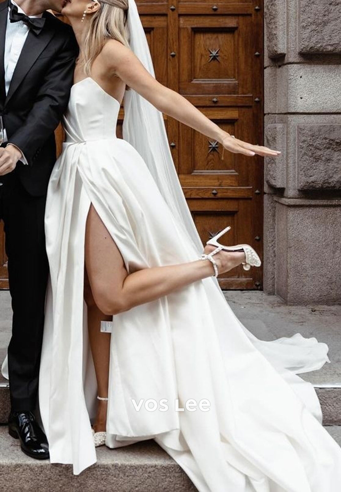 A-Line Strapless Beach High Split Pleated Wedding Dresses with Court Train