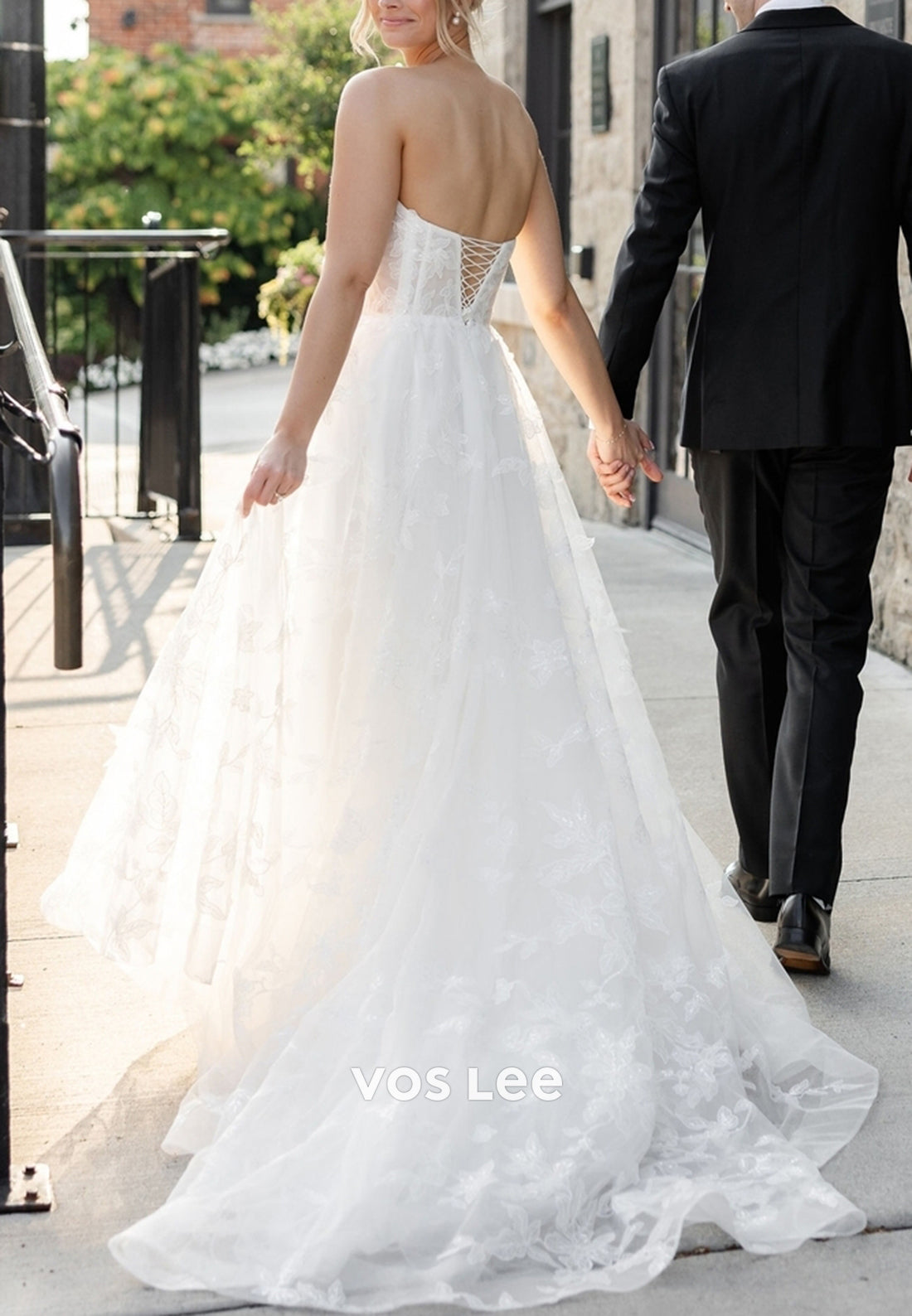 A-Line Strapless Appliques Lace Pleated Wedding Dresses with Court Train