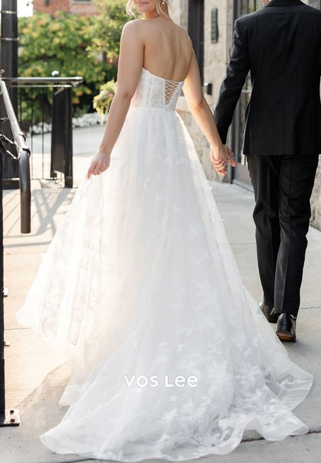 A-Line Strapless Appliques Lace Pleated Wedding Dresses with Court Train
