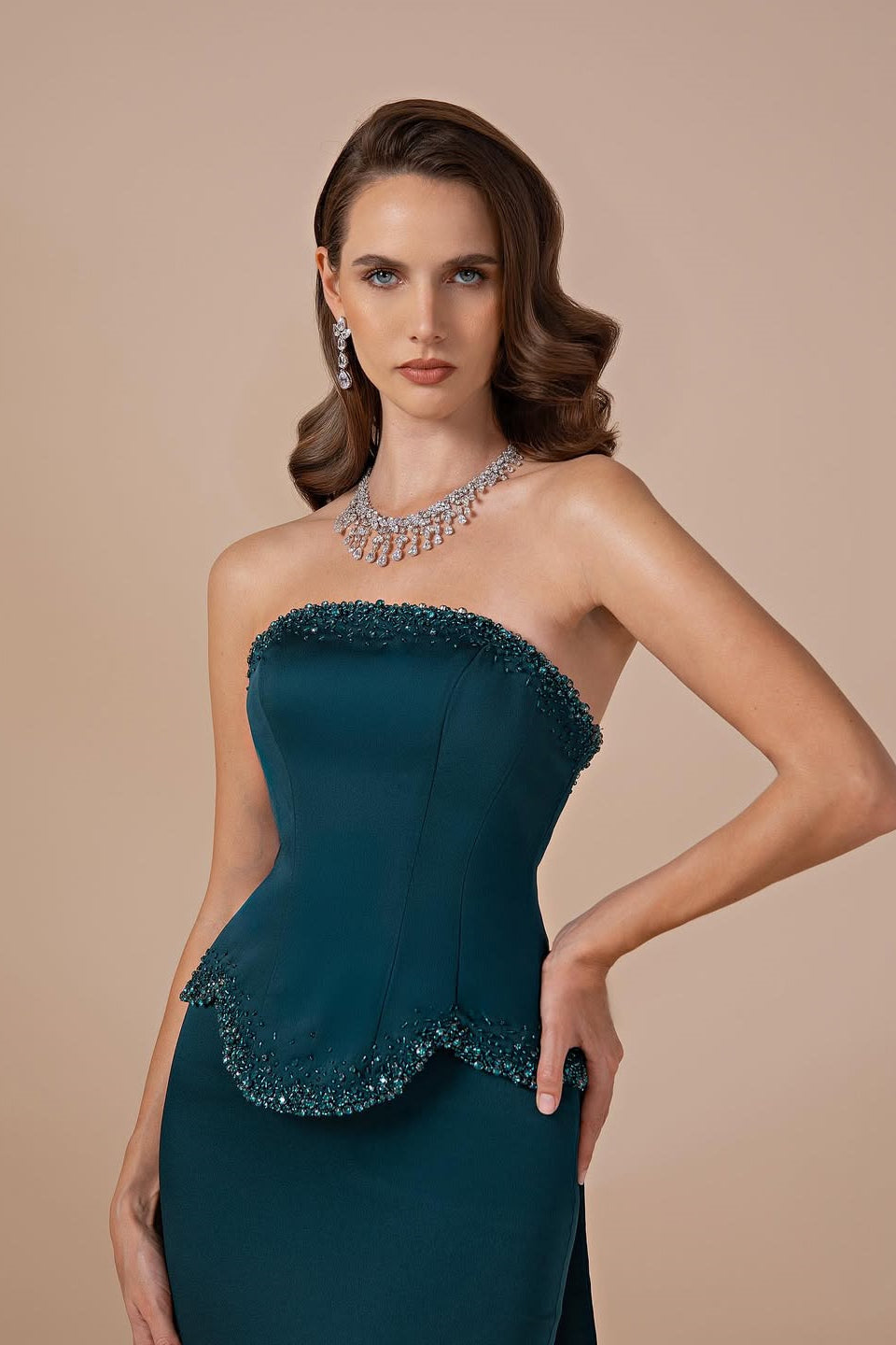 Chic Strapless Sleeveless Mermaid Satin Prom Dresses Column With Beads